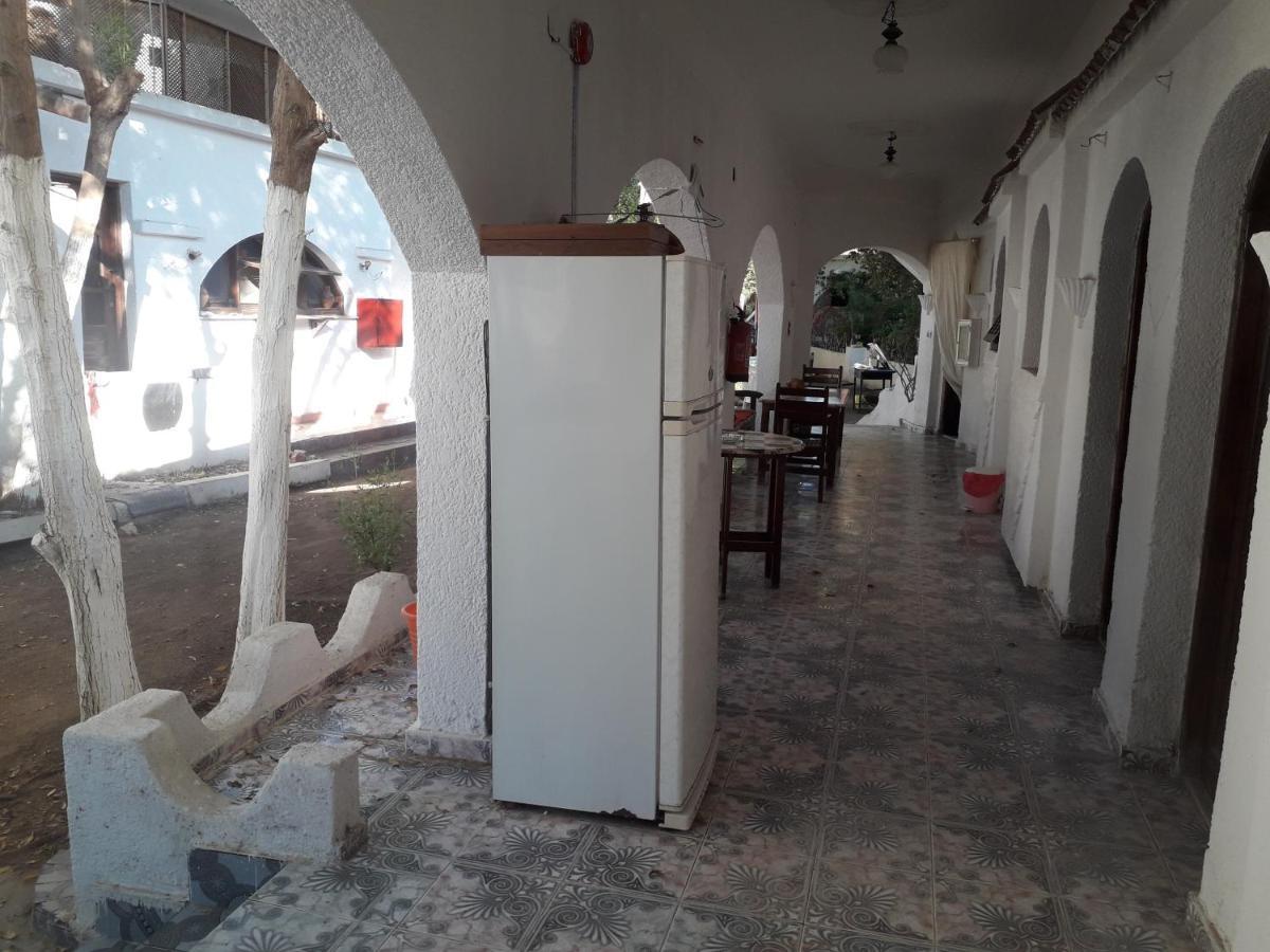 Fighting Kangaroo Camp Hotel Dahab Buitenkant foto