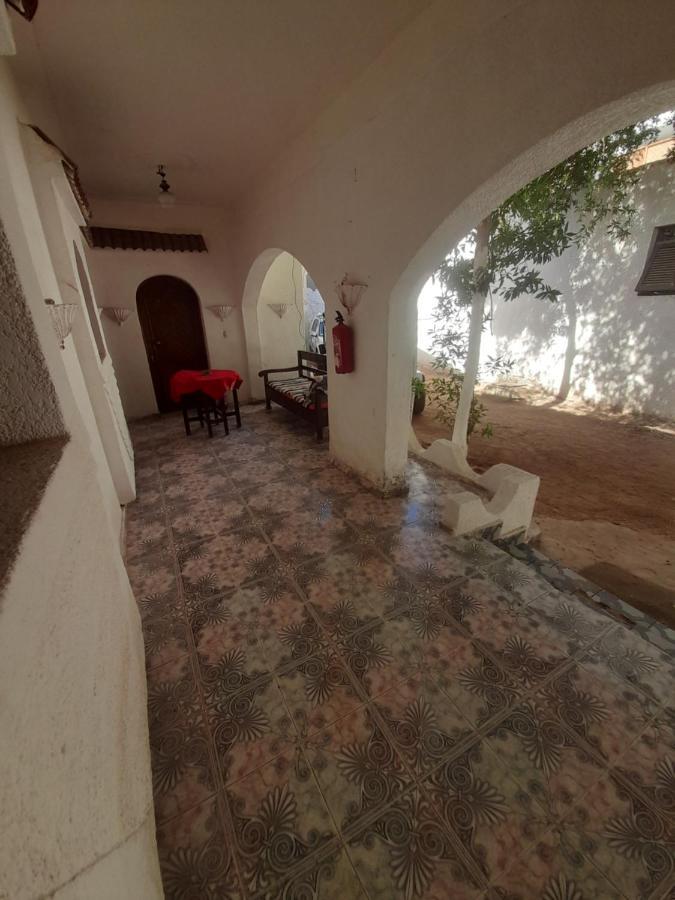 Fighting Kangaroo Camp Hotel Dahab Buitenkant foto