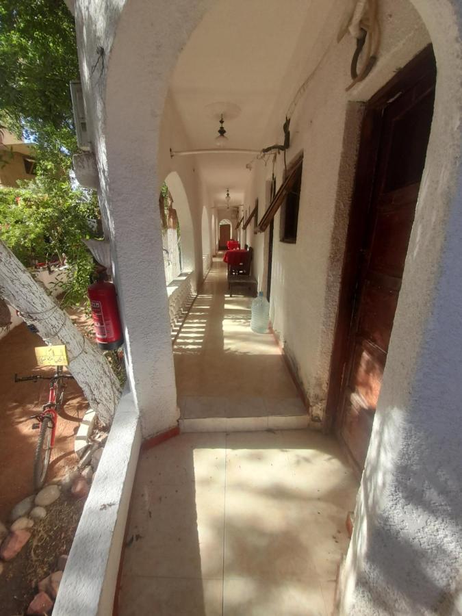 Fighting Kangaroo Camp Hotel Dahab Buitenkant foto
