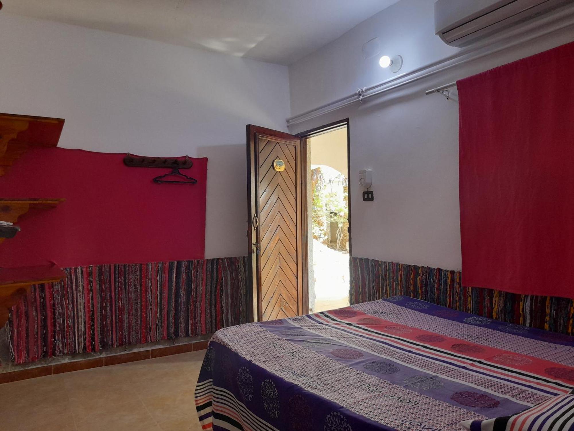 Fighting Kangaroo Camp Hotel Dahab Buitenkant foto