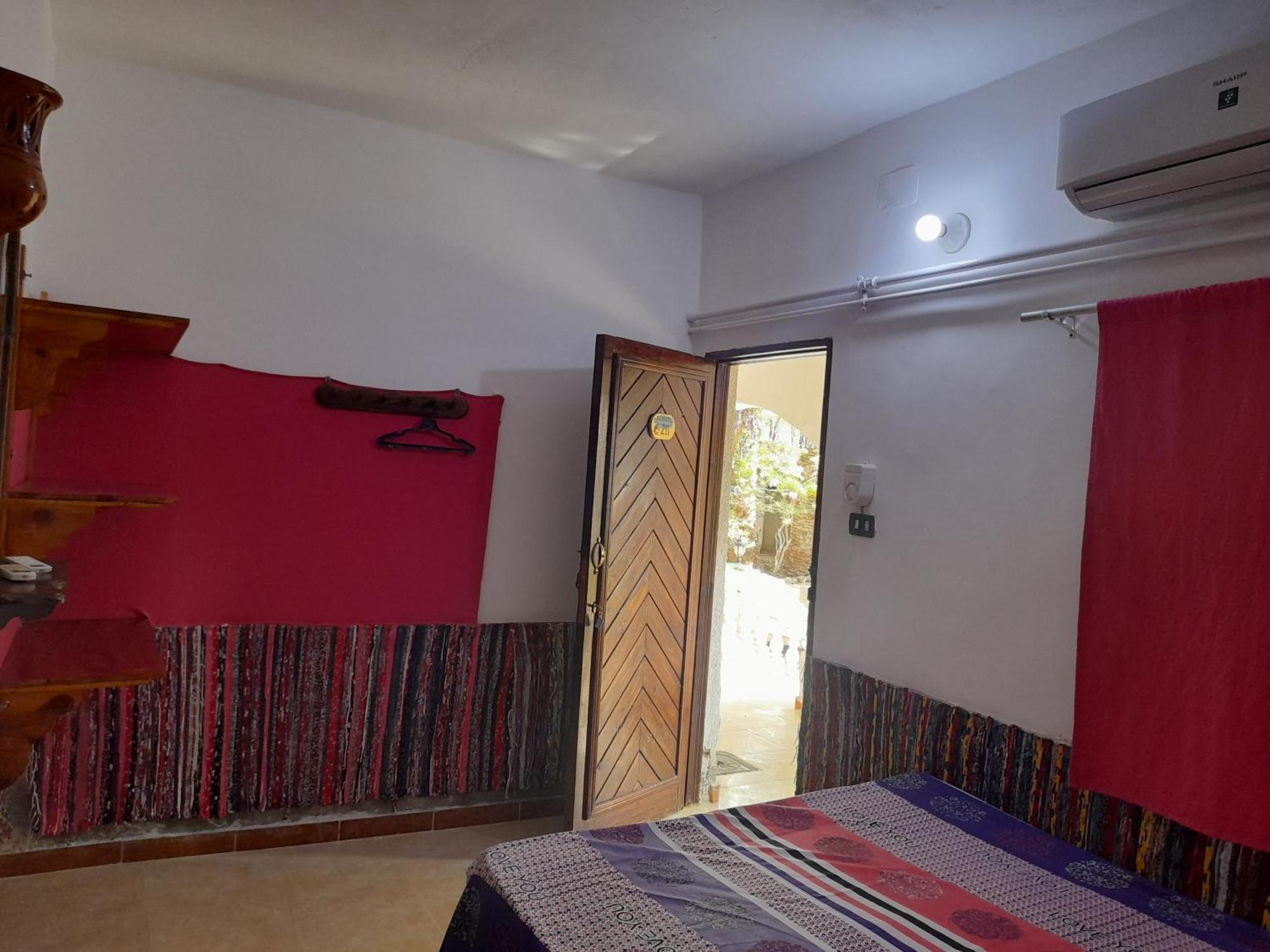 Fighting Kangaroo Camp Hotel Dahab Buitenkant foto
